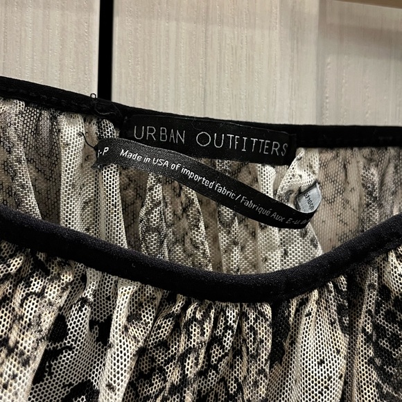 Urban Outfitters Ruffle Tank Top - Picture 2 of 4
